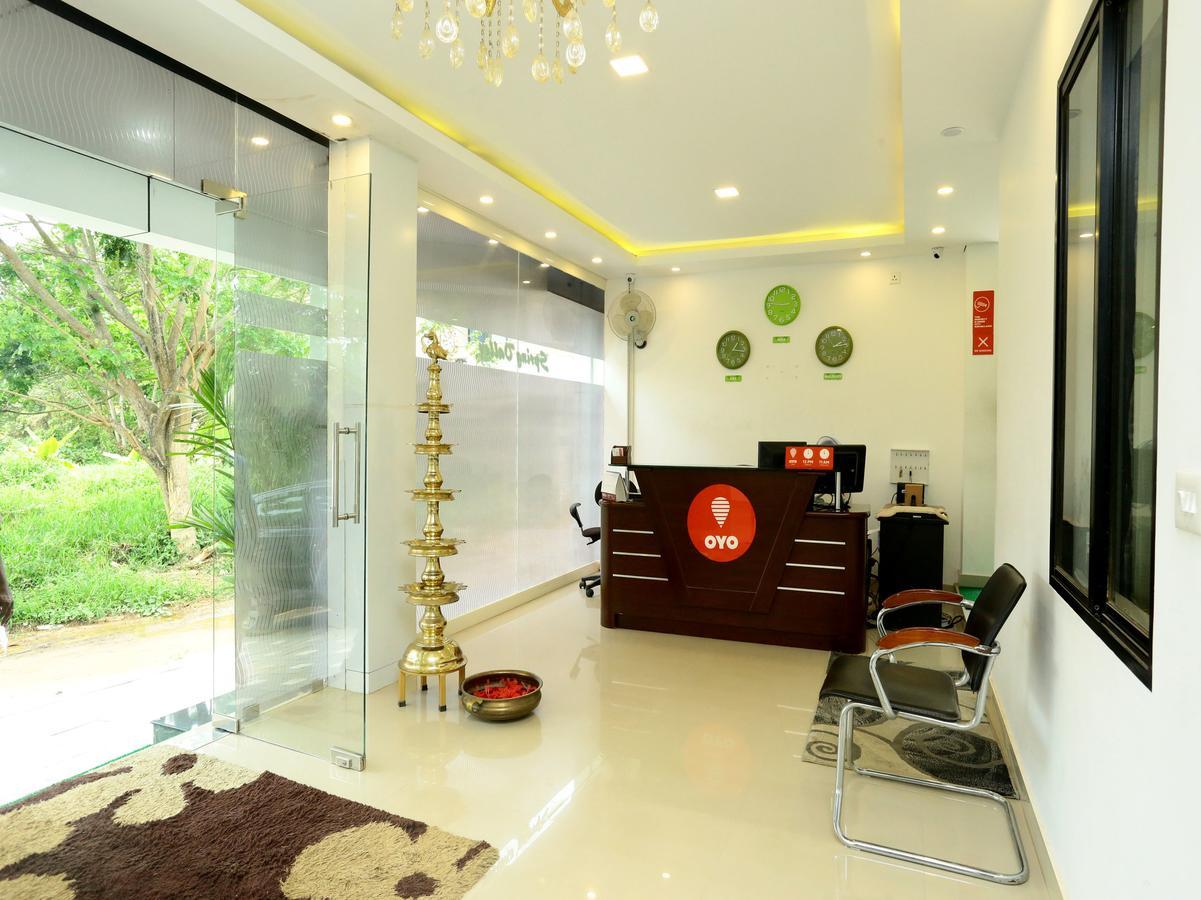 Hotel Oyo 9557 Near Kims Hospital Thiruvananthapuram Exterior foto